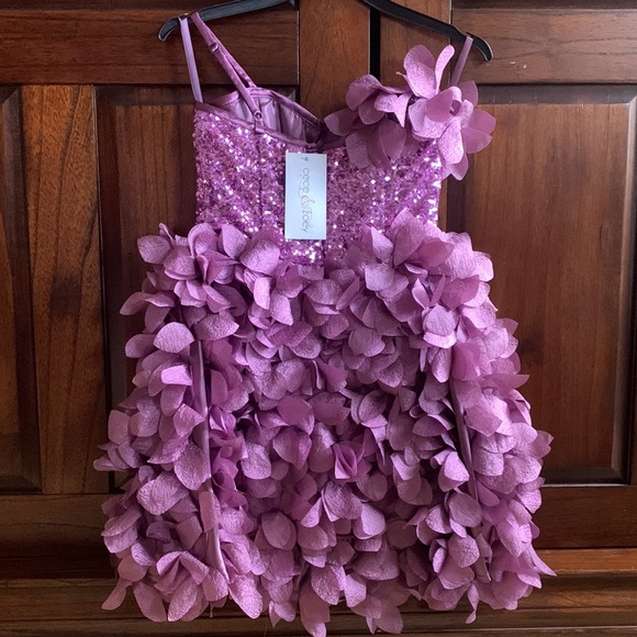 Purple Petal Dress - Picture 3 of 4
